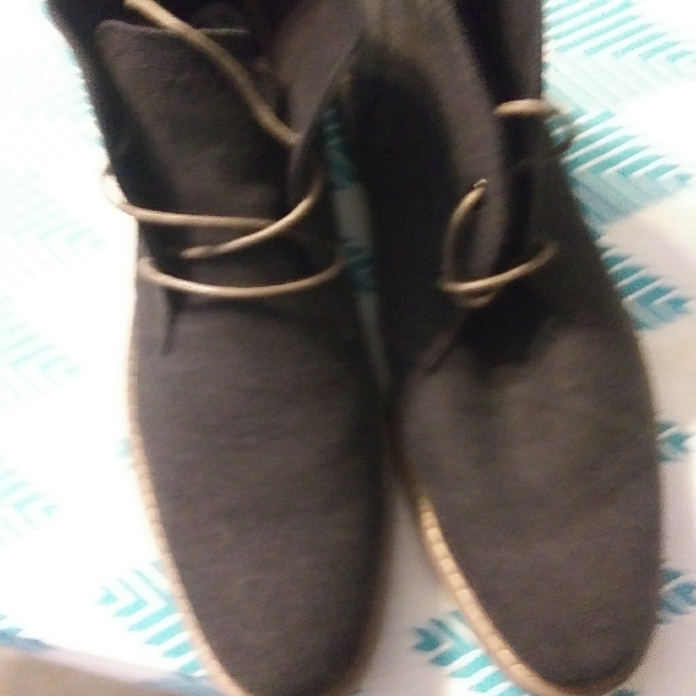 Boots - Picture 3 of 3